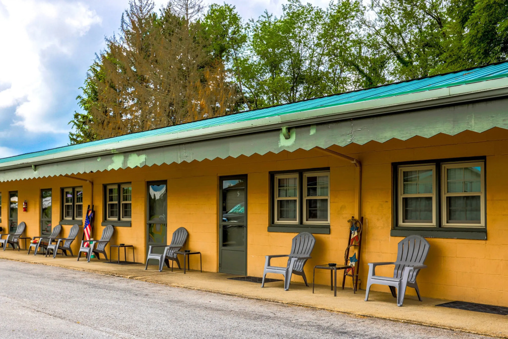 Cadiz Motel by OYO on route 250