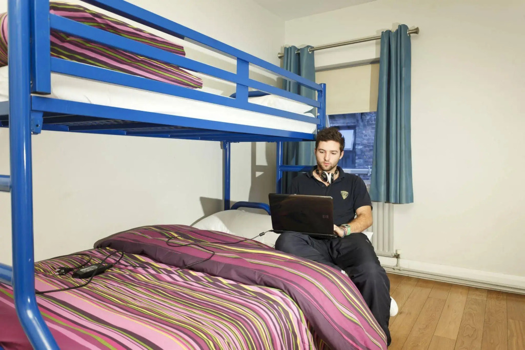 Isaacs Hostel