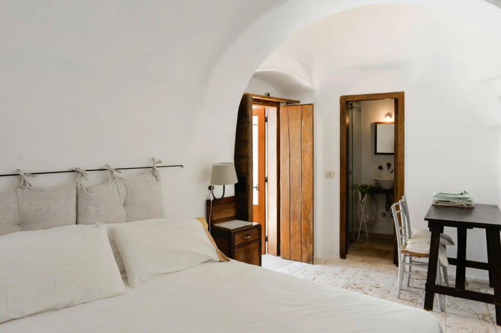 Trulli Estate in Puglia with Panoramic Pool