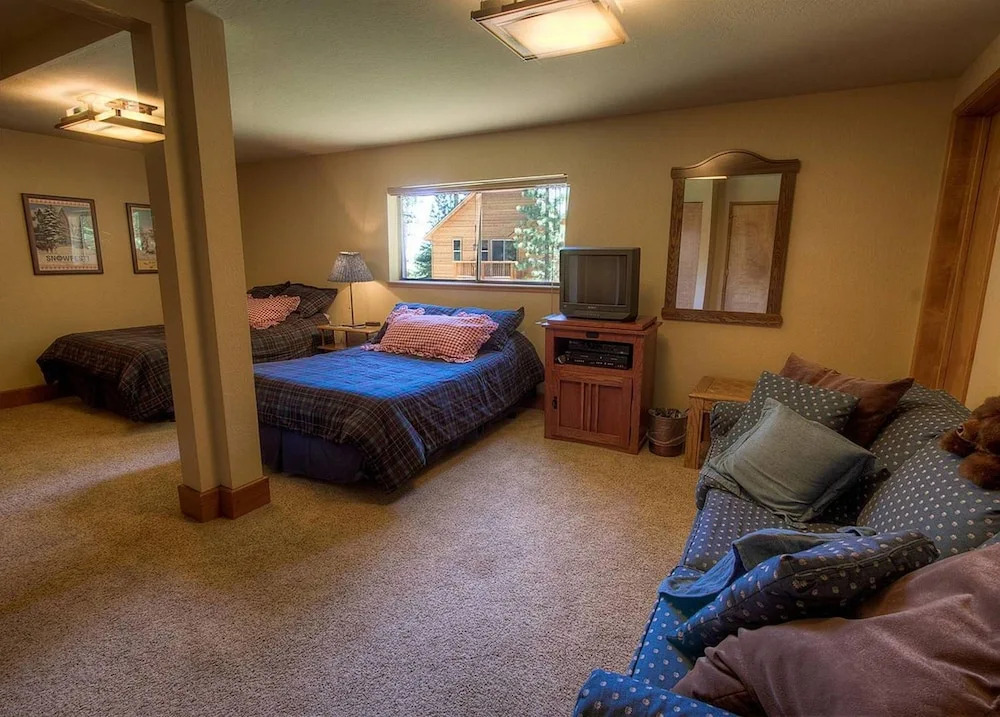 Merry Beary by Lake Tahoe Accommodations