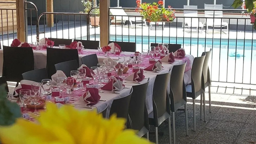 Logis Hôtel Restaurant Cruzel