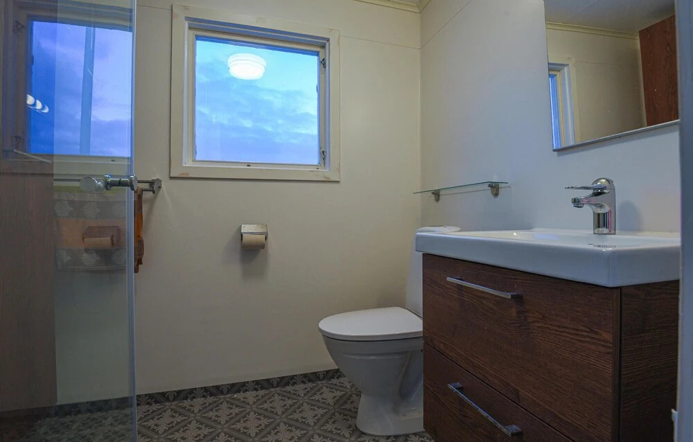 Awesome Home in Grebbestad With 4 Bedrooms and Wifi