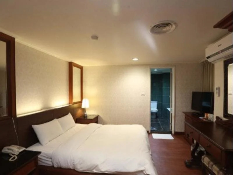 Camp David Hotel