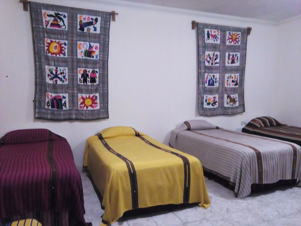 Yellow House Hostel B&B