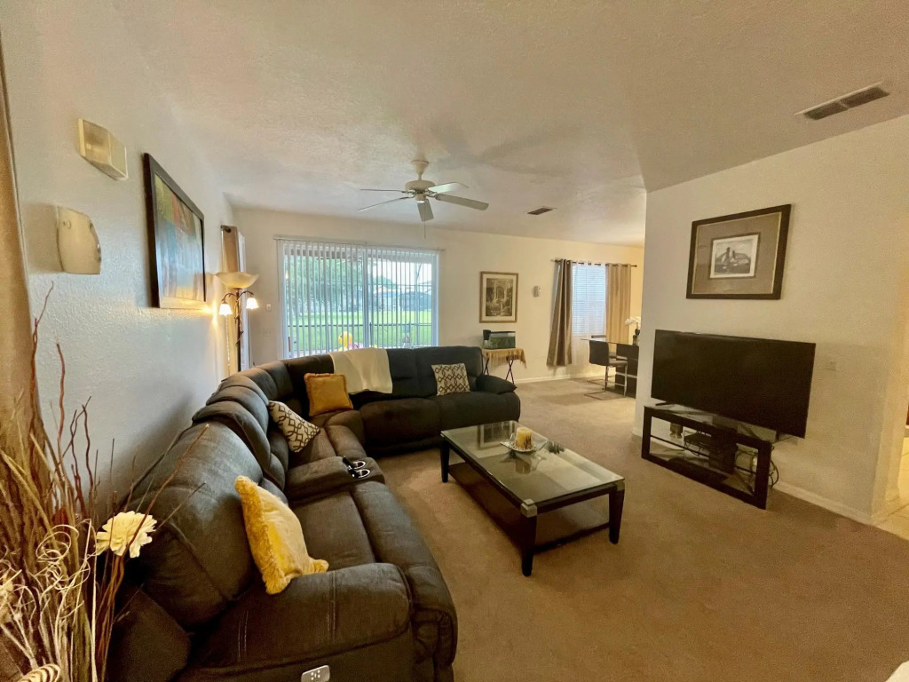 Grand Holiday 4BD Pool Home at Disney & Universal
