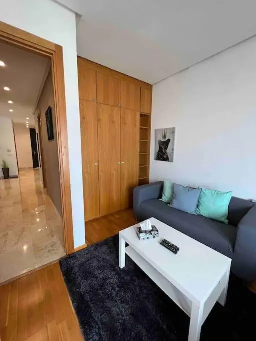 Beautiful 2beds apartment with swim pool in marina