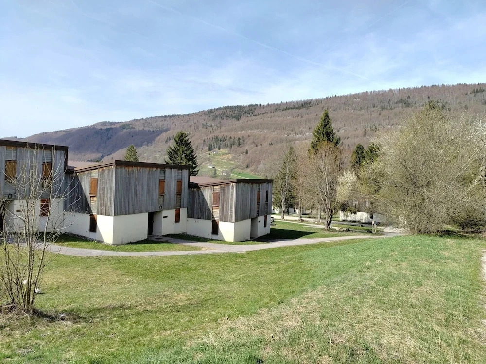 Large Stay Near Lelex Shops