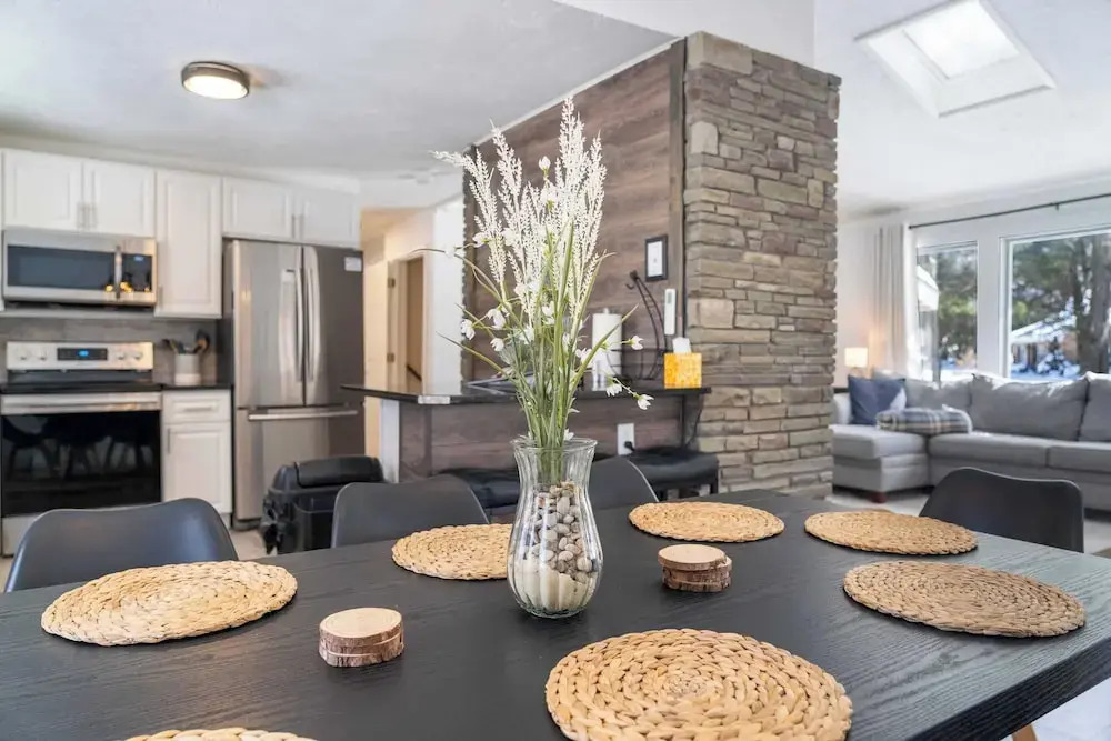 Birchwood by Avantstay Game Room + Lake Access