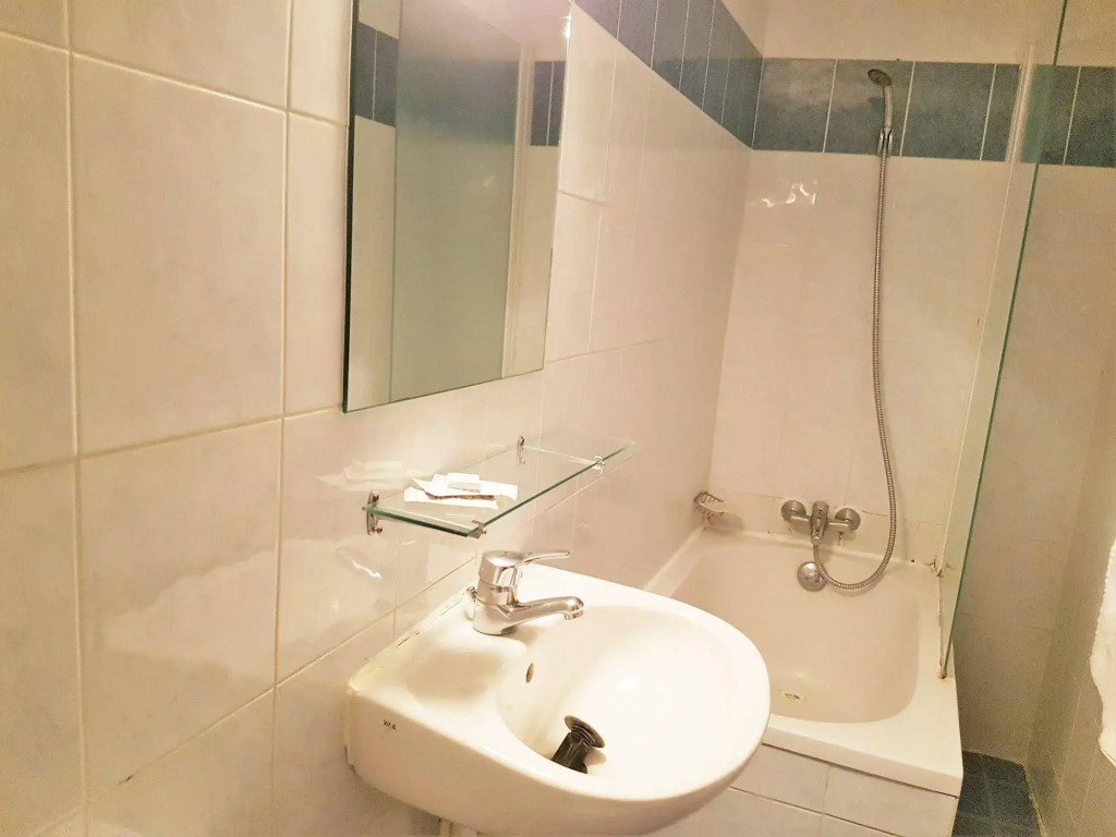 Ibis Styles Paris Gare de lEst Magenta