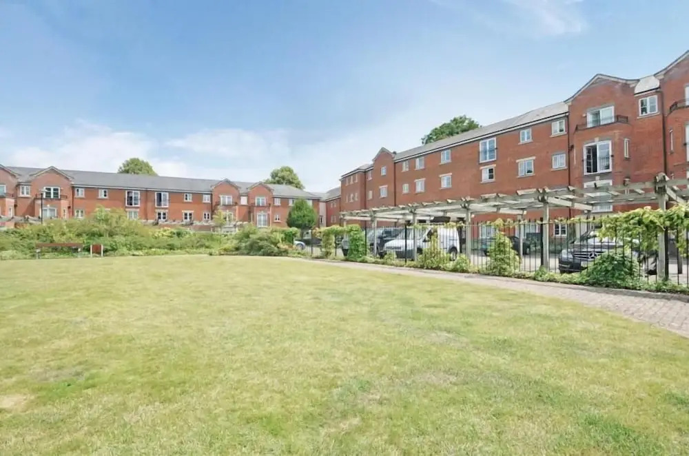 Bright & Modern 2BR Apartment Parking
