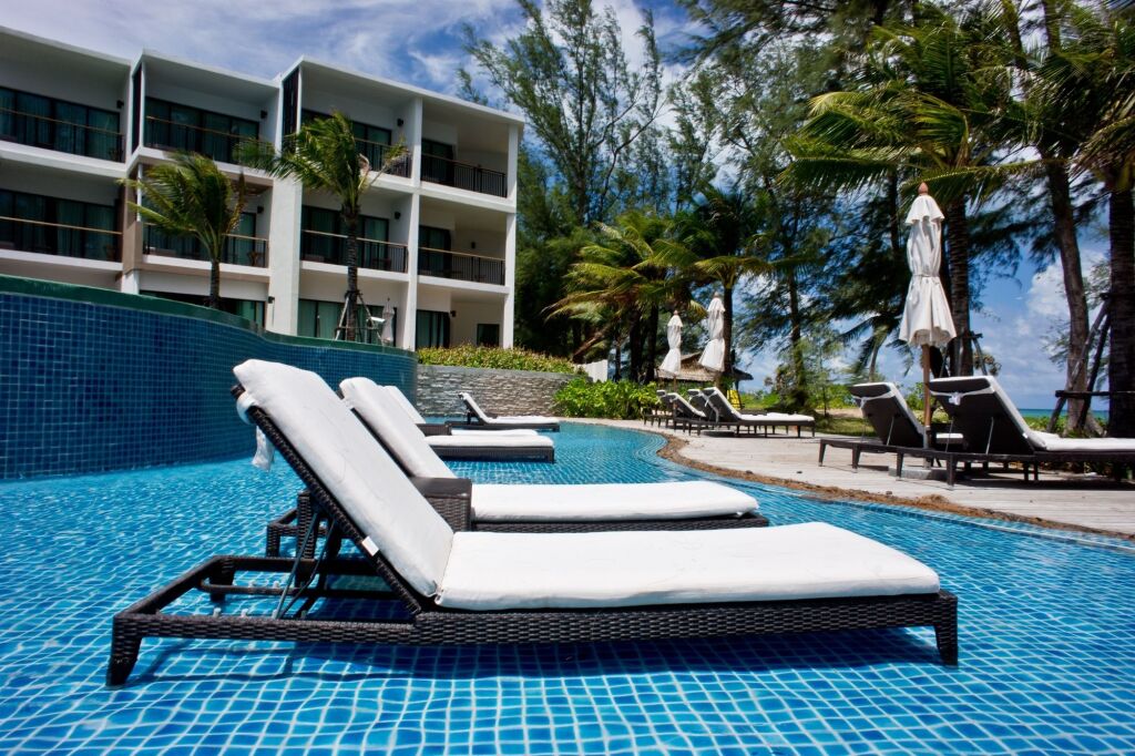 Le Meridien Phuket Mai Khao Beach Resort
