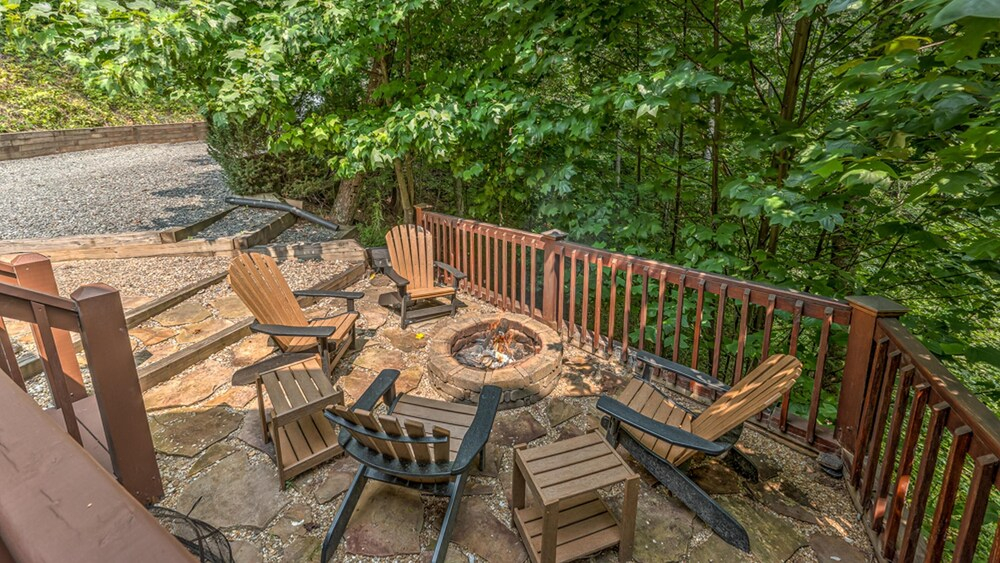 Standing Bear Lodge by Escape to Blue Ridge