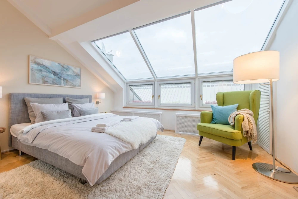 Venus Apartments - Deluxe Loft Skylit