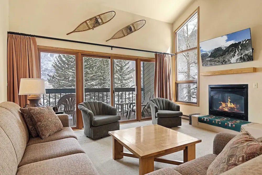 Riverside Condos B204 by Avantstay Condo Close To Downtown, Town Park & Ski Lift #8