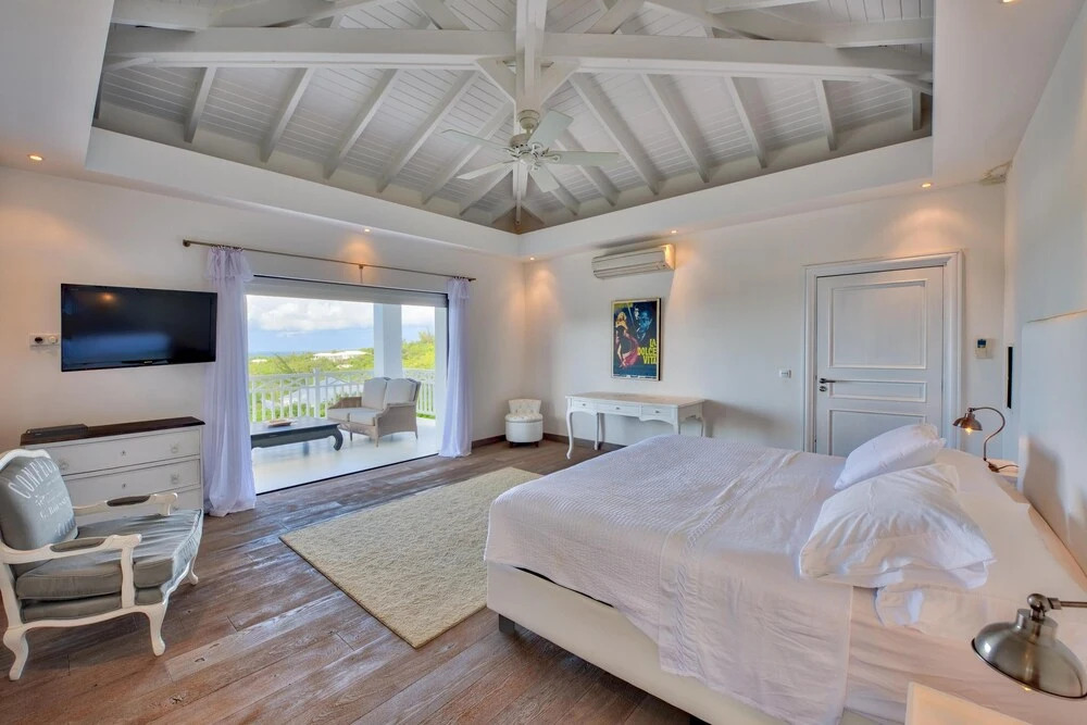 Huge Pool, Ideal for Groups, Exclusive Address, AC, Free Wifi, Sat TV, Views! Terres Basses Area