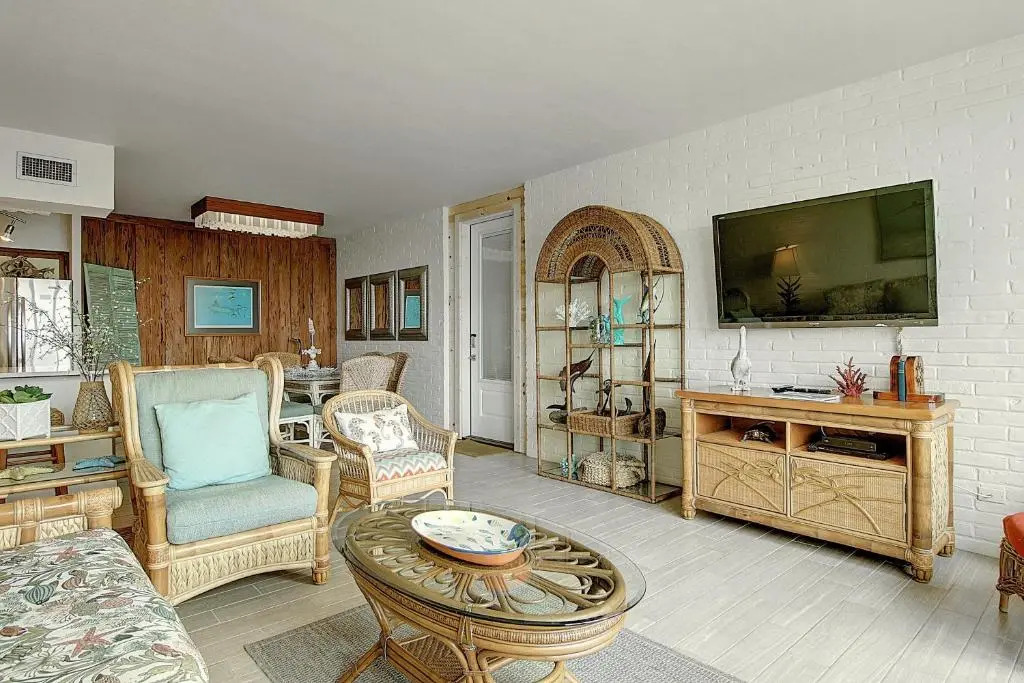 Channelview 205