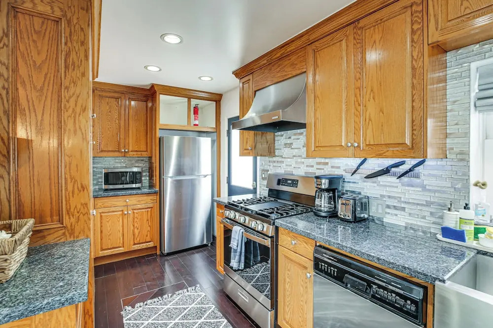 Convenient Whittier Retreat: Furnished Deck, Views