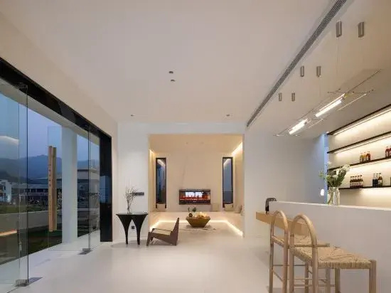 Three Lives and One Residence in Huangling, (Huangling Scenic Area Store)