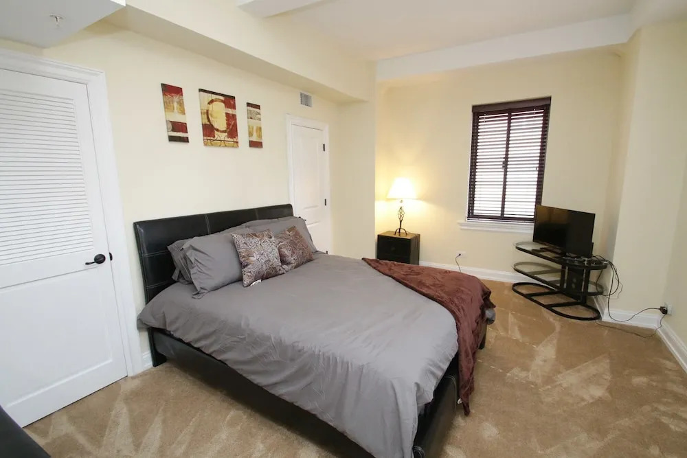 Renaissance Properties - 222 West Rittenhouse Square