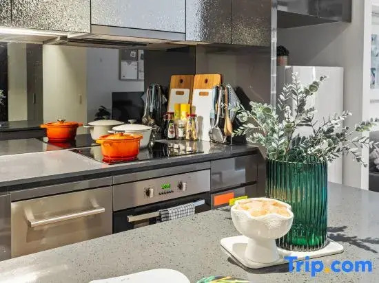 Unbeatable Convenience 2BR – SouthernCross CBD Gateway