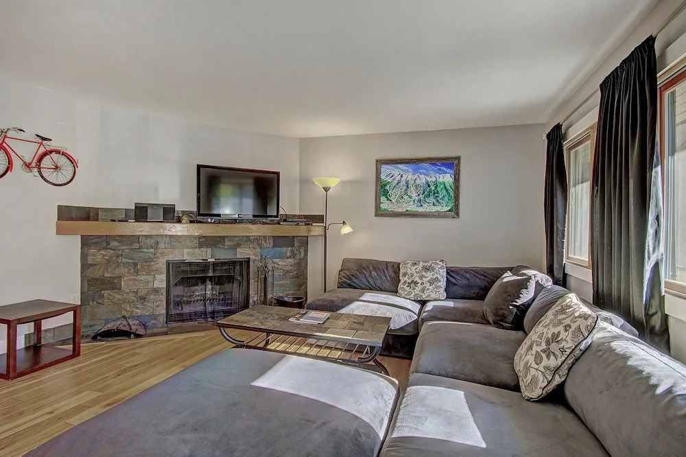Forest Haus Condo 3 Bedrooms 1 Bathroom Condo