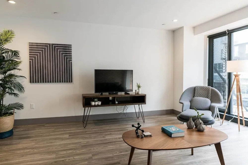 Hip & Urban Loft 1-Bedroom DTLA