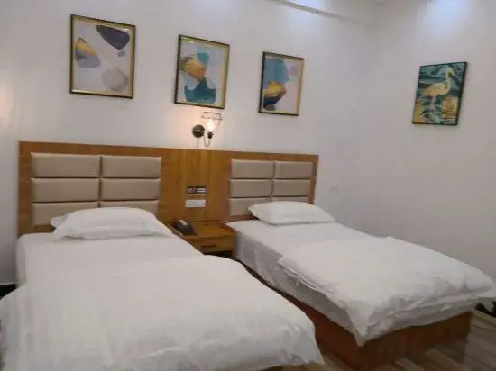 Longxin Business Hotel