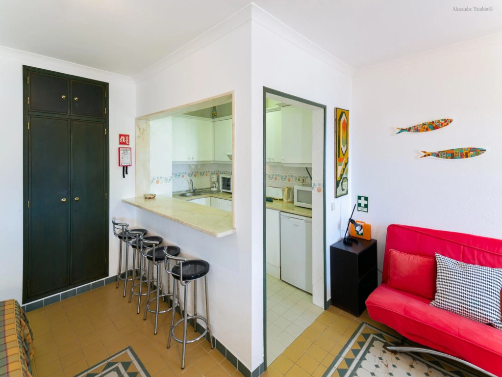 A15- Cliffside Beach Apartment by Dreamalgarve