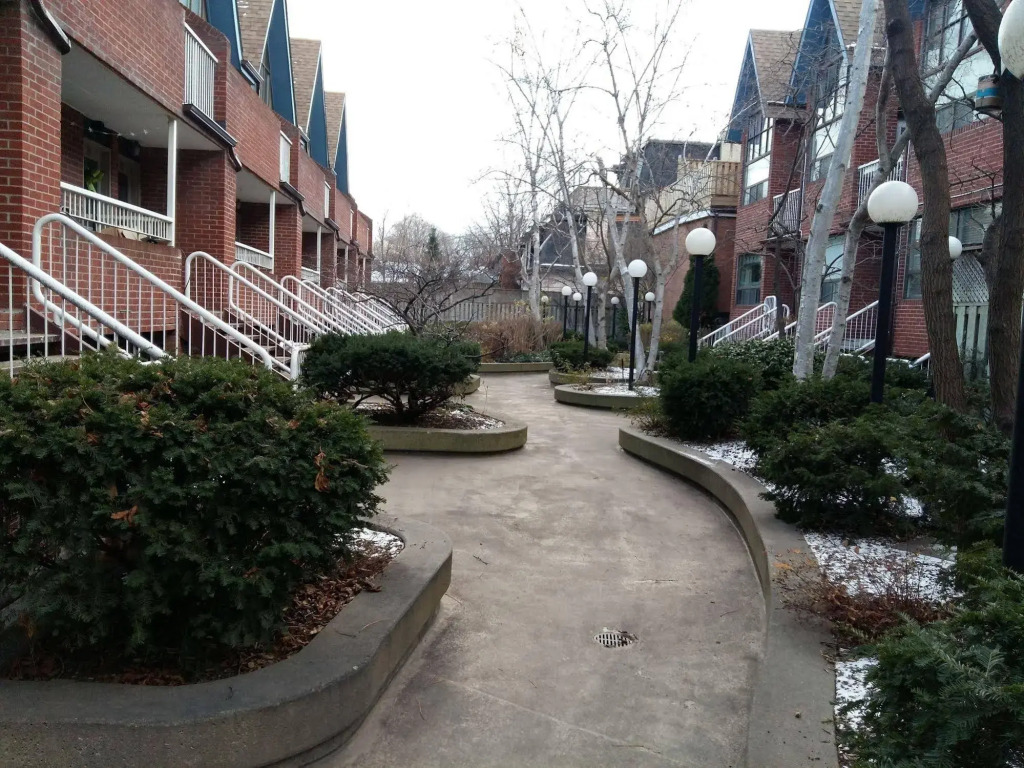 Toronto Furnished Living Pembroke