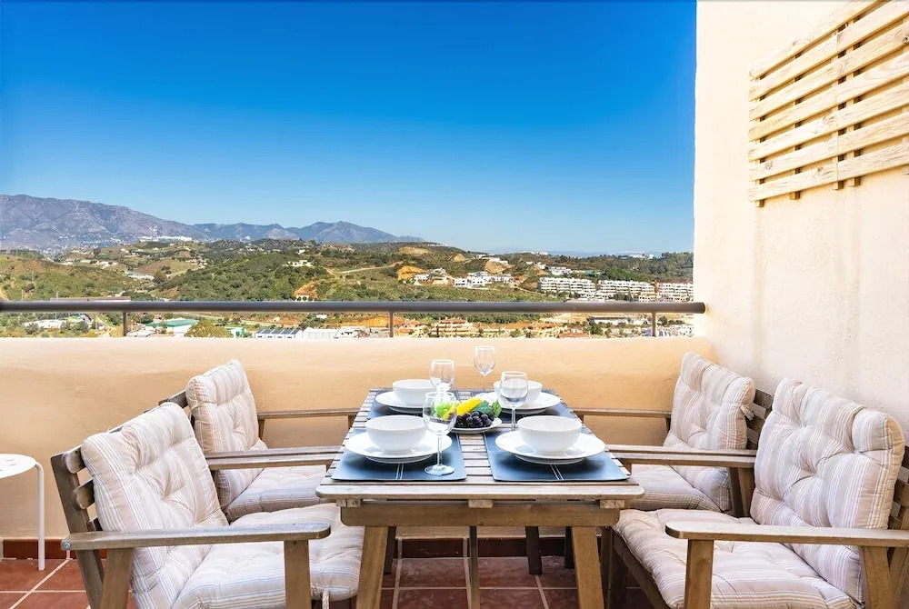 Duplex with a view Ref 69
