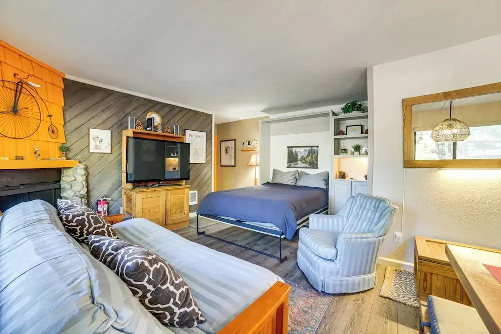Cozy Mammoth Lakes Studio: 5 Mi to Ski Slopes