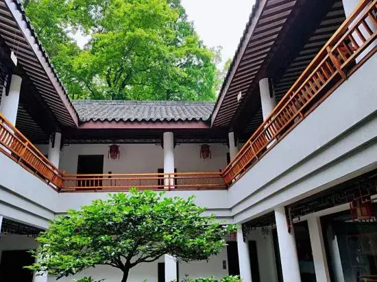 Wuyi Yangchun Shanju Guesthouse