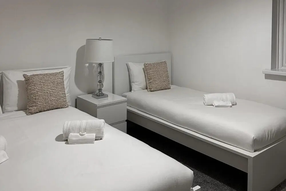 Stunning Central 2 Bedroom Apartment by EVB Properties Short Lets & Serviced Accommodation Southampton - Ocean Village