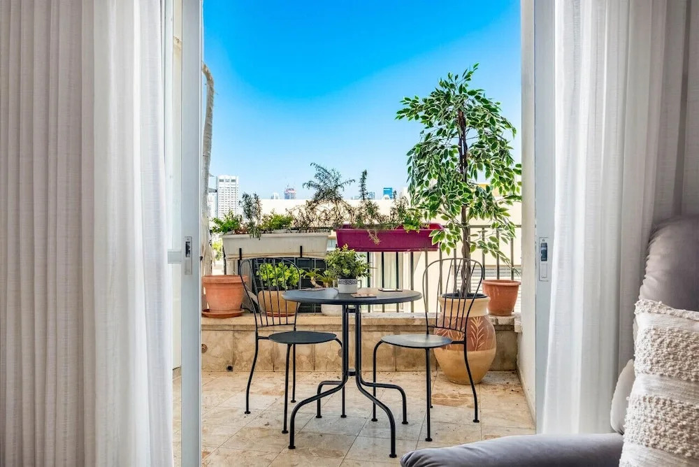 Ben Yehuda Green Charm by Sea N' Rent