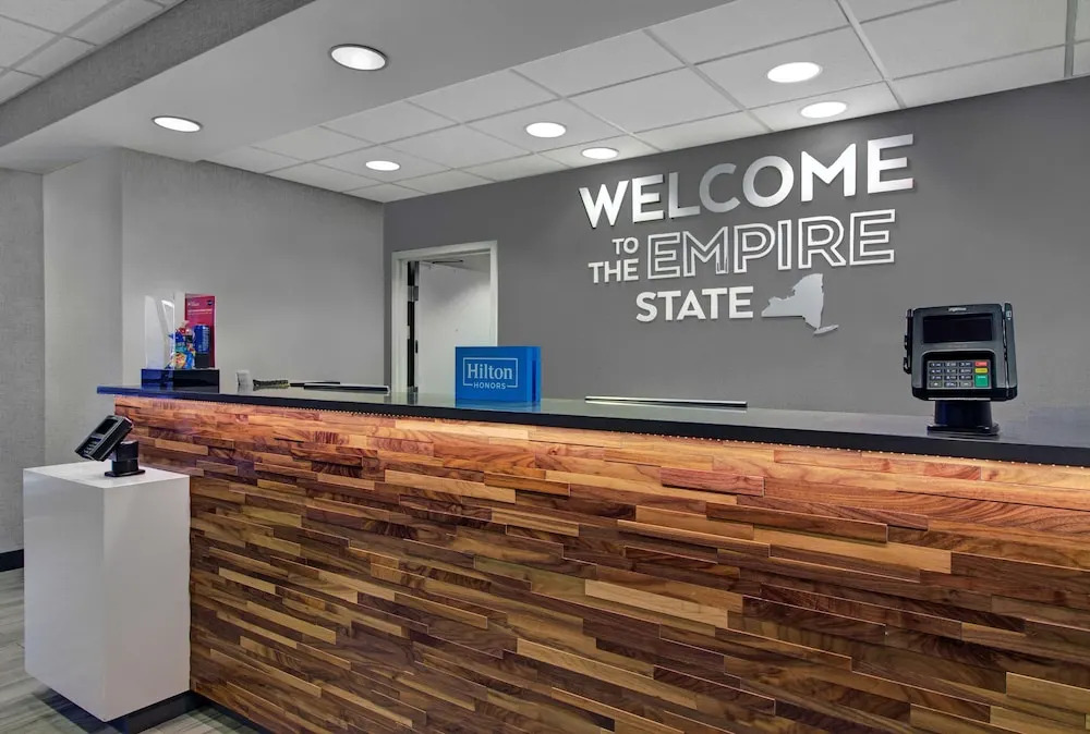 Hampton Inn & Suites Syracuse Erie Blvd I 690