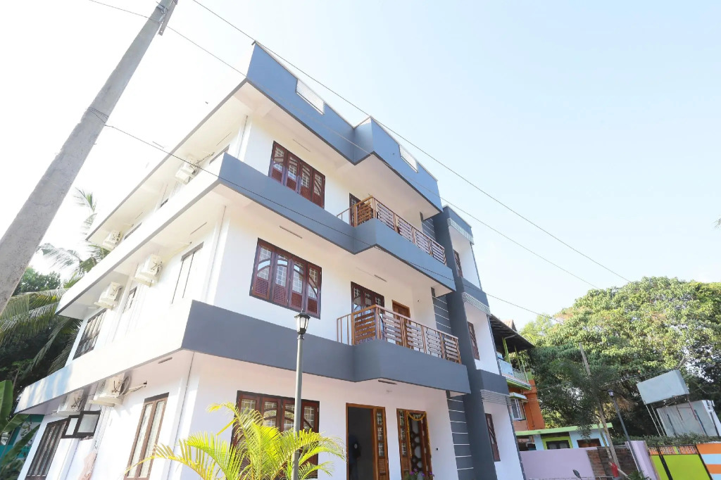 OYO 26697 United Residency