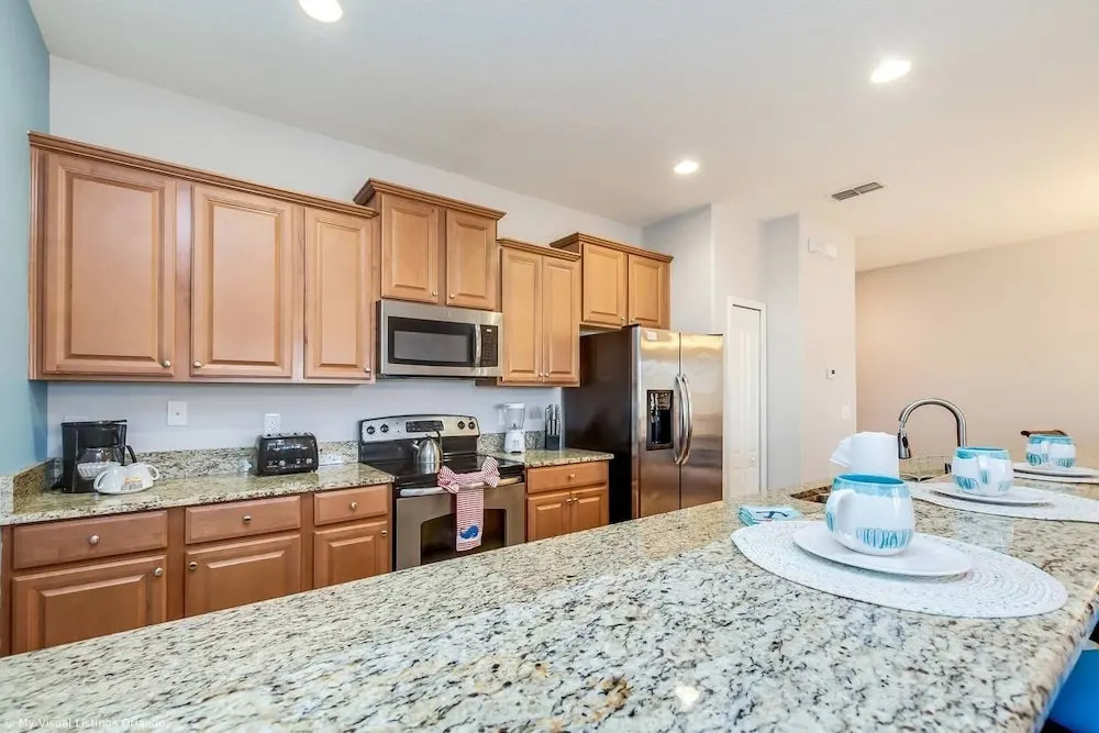Posh and Spacious Lake View Home, Only Minutes From Disney 4bd/3ba #3pp857
