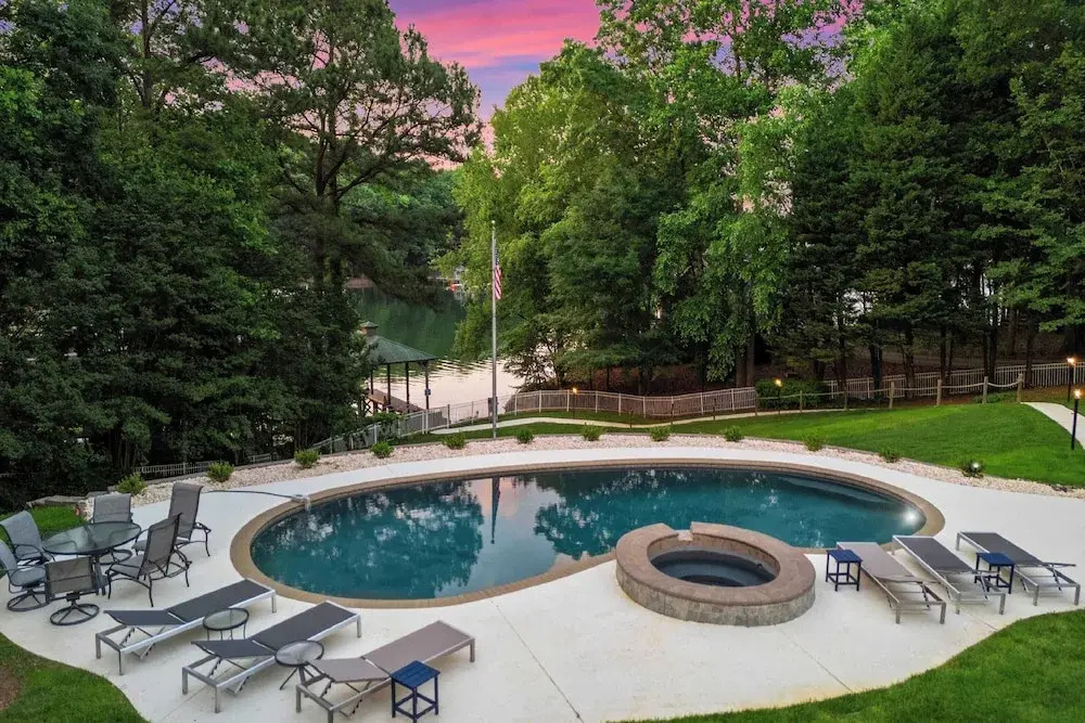 Shoreway Cove by Avantstay Waterfront, Pool, Dock
