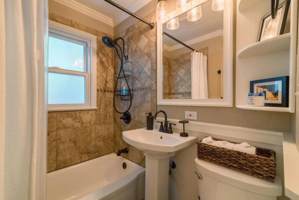 Italian Style in Old Town with Private Hot Tub