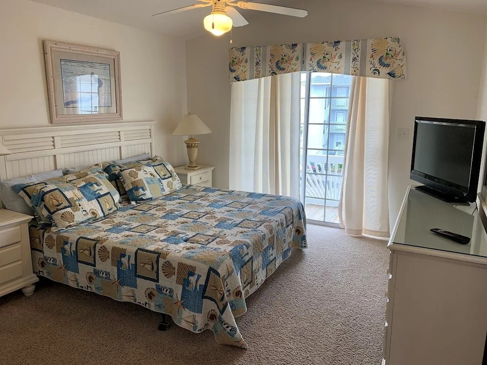 Beach Hutt 5 Bedrooms 4 Bathrooms Home