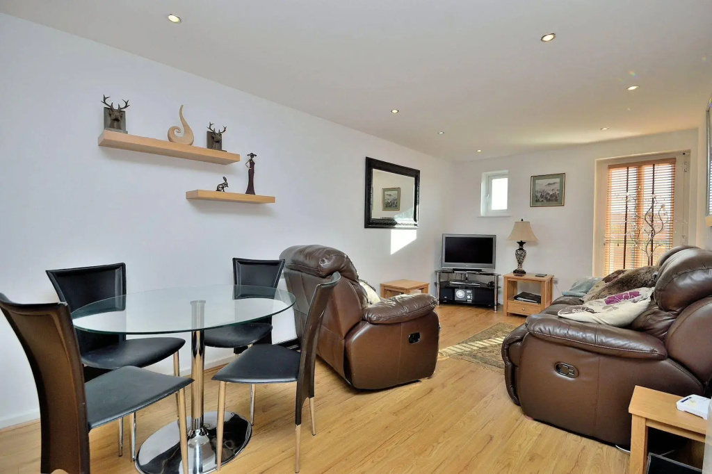 Racecourse Serviced Apartments