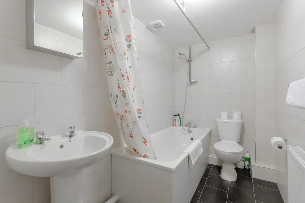 1 Bedroom Apartment in Notting Hill Accommodates 3