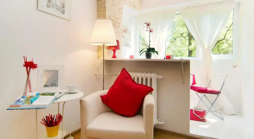 Modern & Elegant Studio