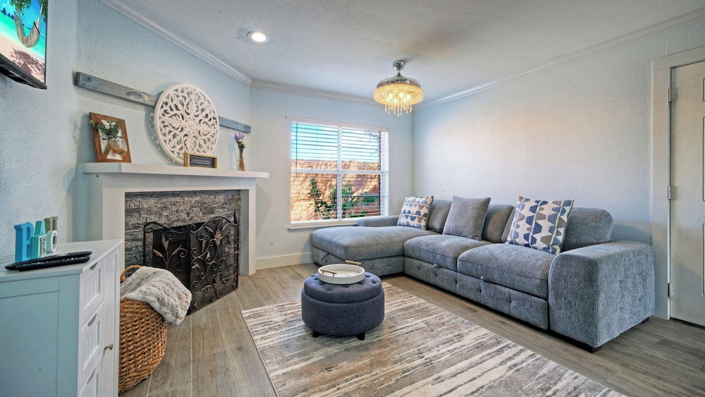 Seaside Haven by Avantstay Beautiful Condo + Communal Pool + Near North Padre Island and Whitecap Beach