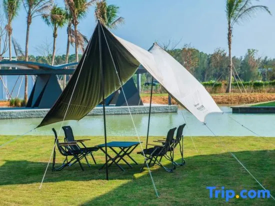 Yingge Treading on the Waves Boat House Homestay