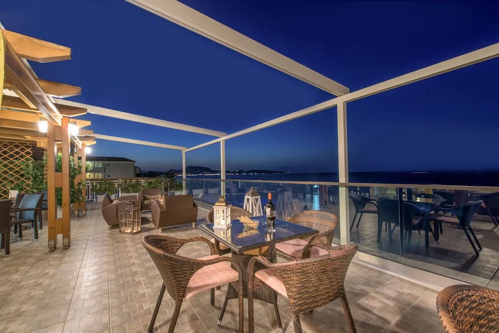 Anemona Beach Hotel