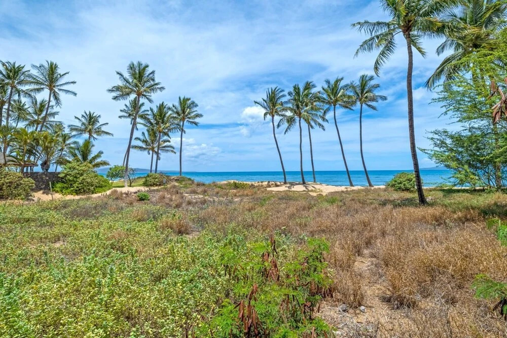 K B M Resorts- Hale-1470 Presidential 3bd, 3ba Beach-front Estate, A/c, Private Yard!