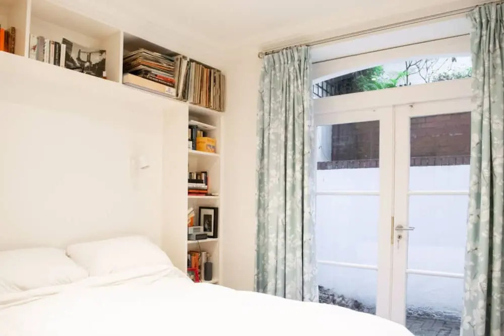 Beautiful 2 Bedroom Flat In Holland Park