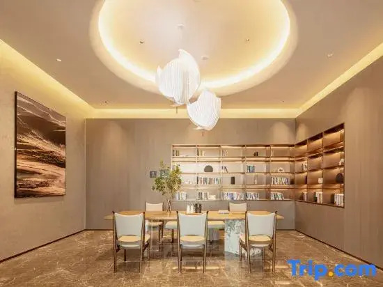 Yantai Penglai Administrative Service Center Atour Hotel