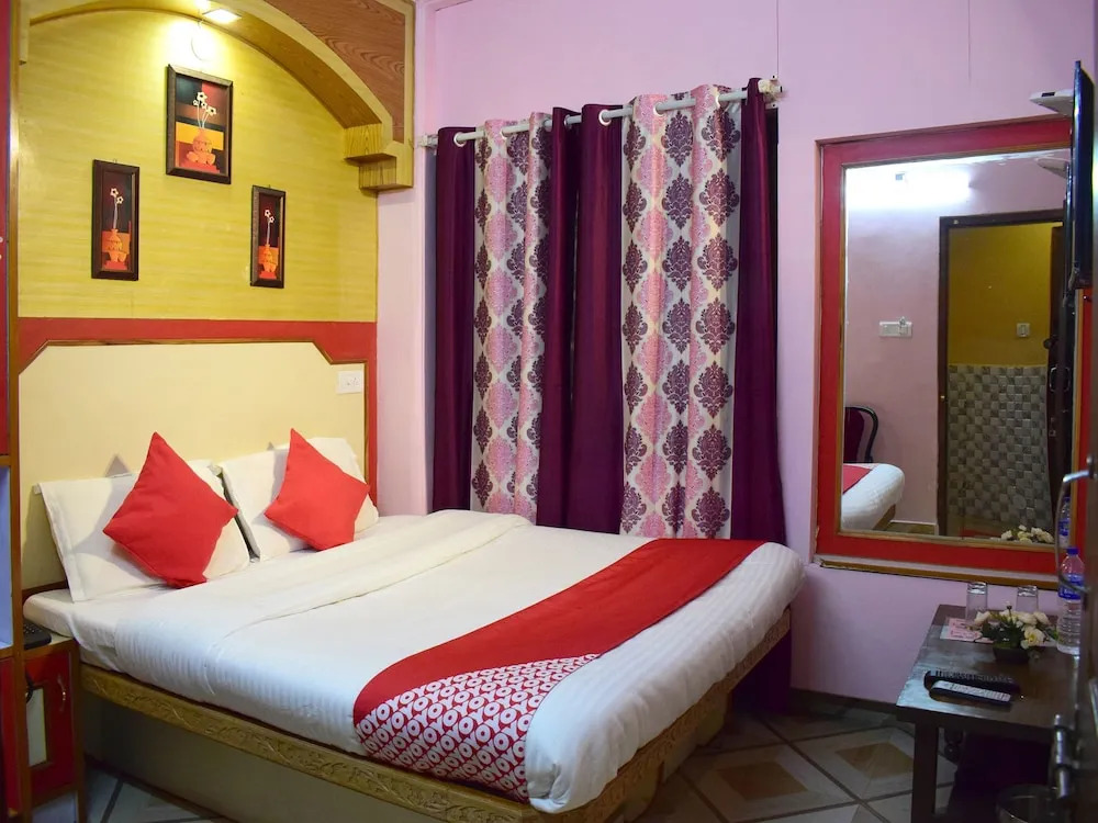OYO 10694 Hotel Royal Inn